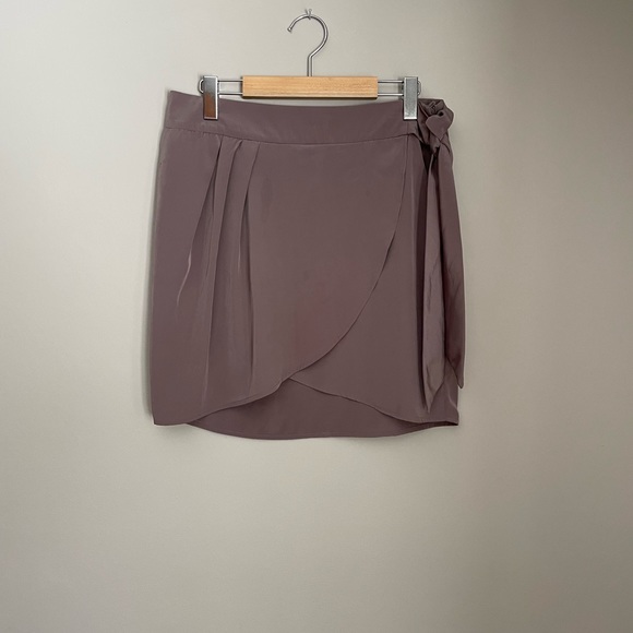 H&M Skirt - Picture 1 of 7